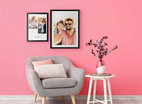The Black Photo Frame: a frame with a bold character for your memories